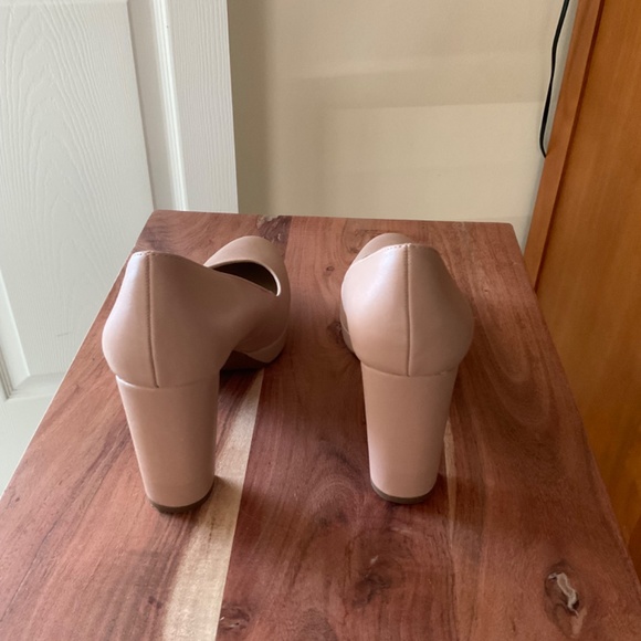 Naturalizer Leather Pumps - Picture 9 of 10